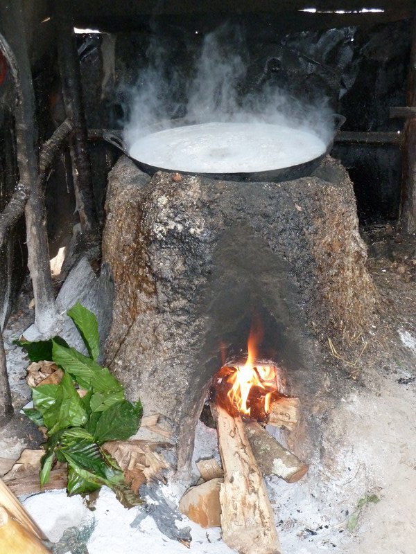Boiling palm juice to make sugar