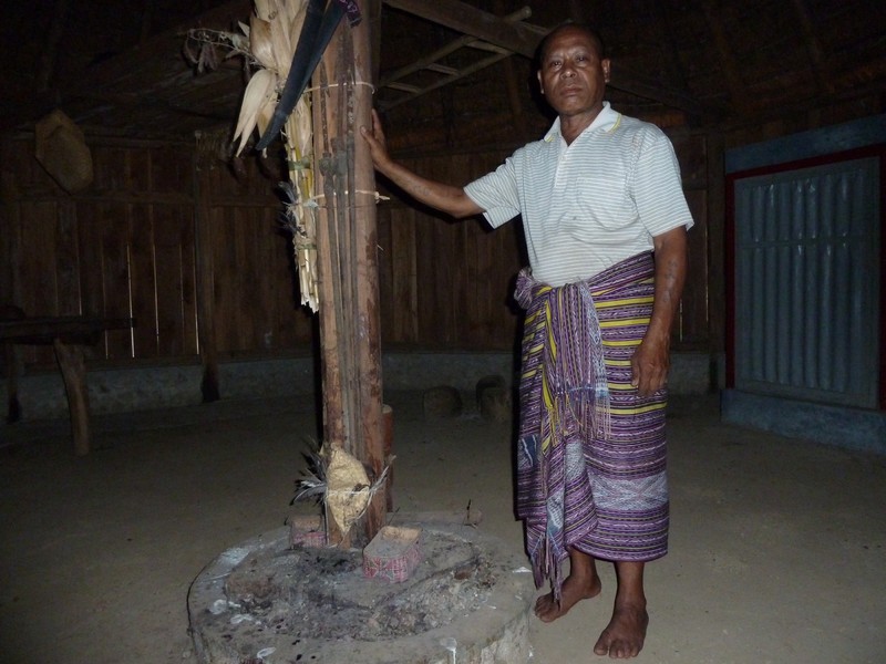 The chief in his ceremonial house in Maubesi