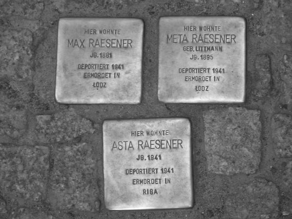 Memorial Plaques to Deported and Murdered Jews