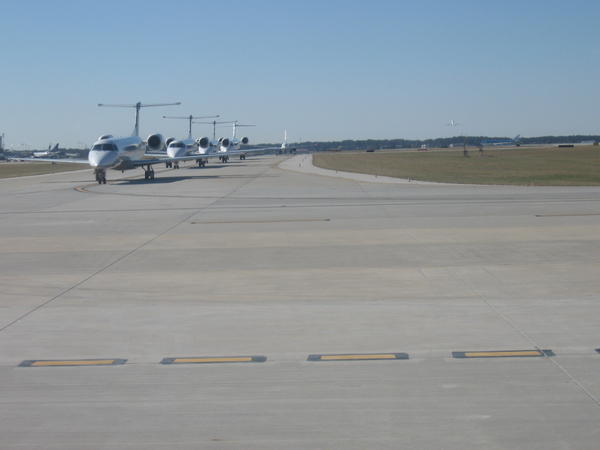 planes waiting
