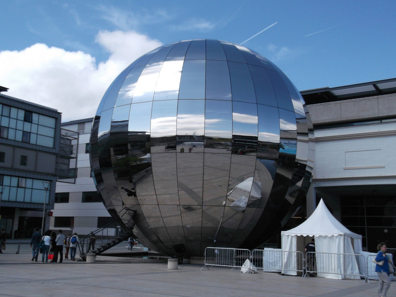 Mirror ball (Bristol; England)
