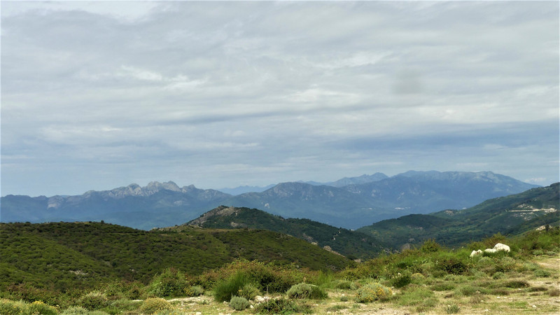Vanaf de Vacchia een blik op de omliggende bergen
