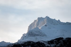 Besneeuwde top van de Snaefellsjökull gletsjer