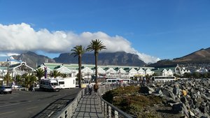 De Tafelberg met een wolkendekje