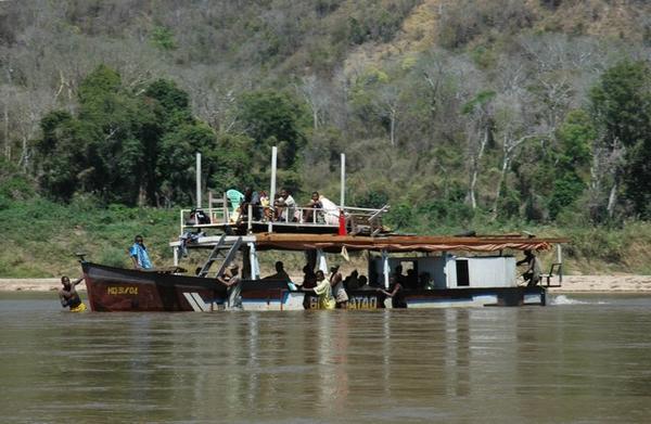 Ferry struggles upstream