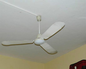 the-ceiling-fan-noisy