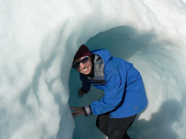 Laura decides to build an Igloo