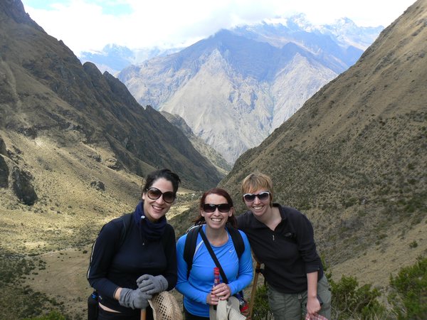 3 nearly dead women on the way to Dead Woman's Pass