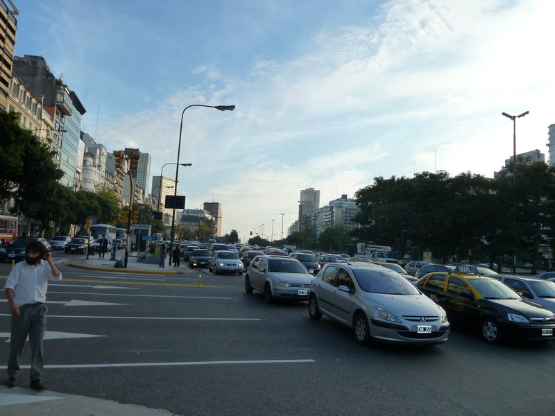 the wide avenue Julio