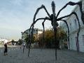 big spider sculpture