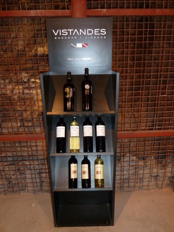 the display of Vistandes wines