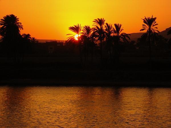 The setting sun at Luxor