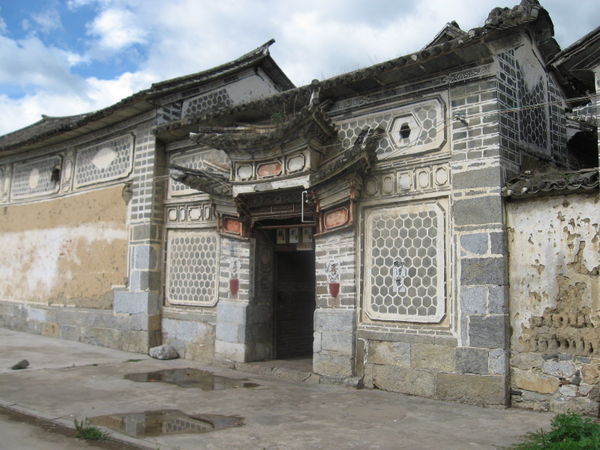 Bai architectural features