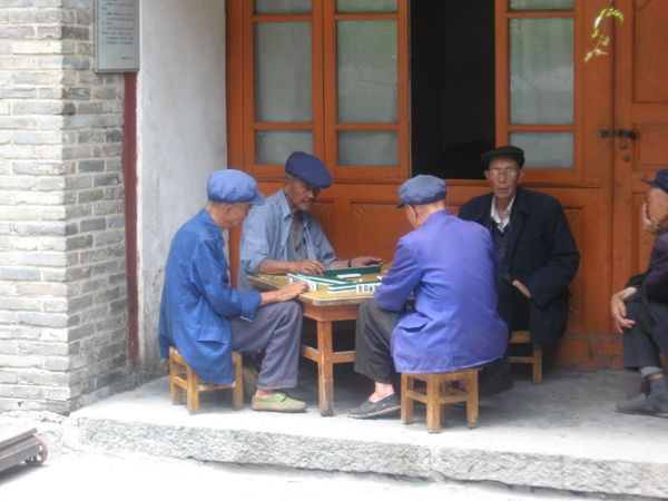 Old men playing mahjong on Zhoucheng