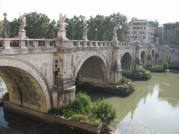 Ponte Umberto bridge in the city