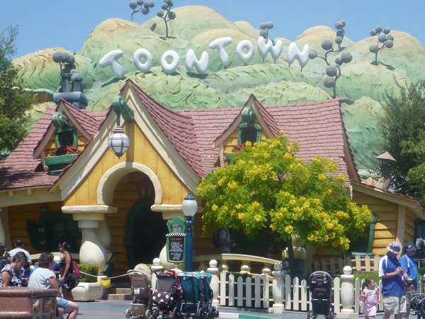 Disneyland! - Toon Town