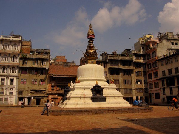 Small stupa on the way to Durbar square