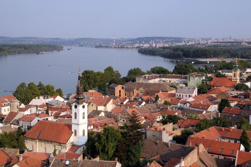 A village feel ...on the far right side, the city of Belgrade 
