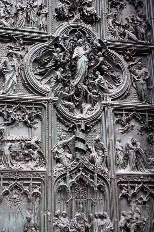 Carving on the Duemo Cathedral
