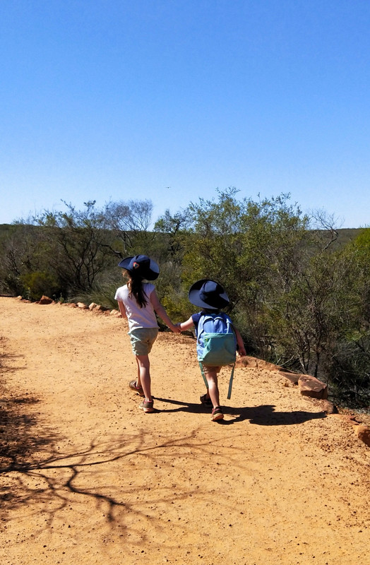 Sisterly love on the hike in Kalbarri