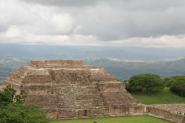 Monte Alban the ancient Zapotec capital (500 BC > 950 AD)