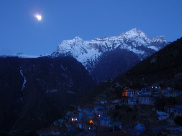 113 Sunrise Namche Everest