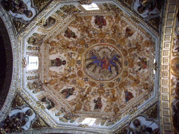 The amazing ceiling of Santo Dominto church