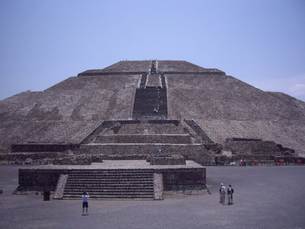 Teotihuacan -  pyramide del sol