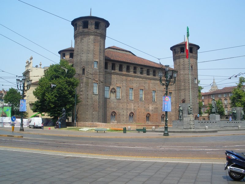 Piazza Di Castello
