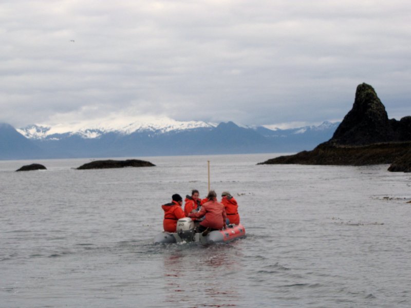 AK5 May29 The scientists going out to island