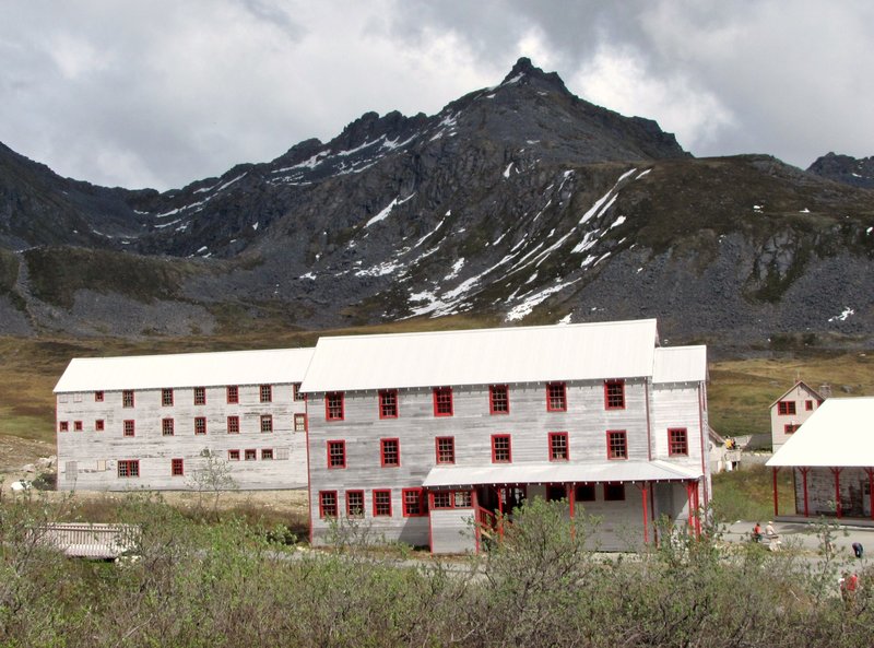 AK16 June23 Independence Mine bunkhouses