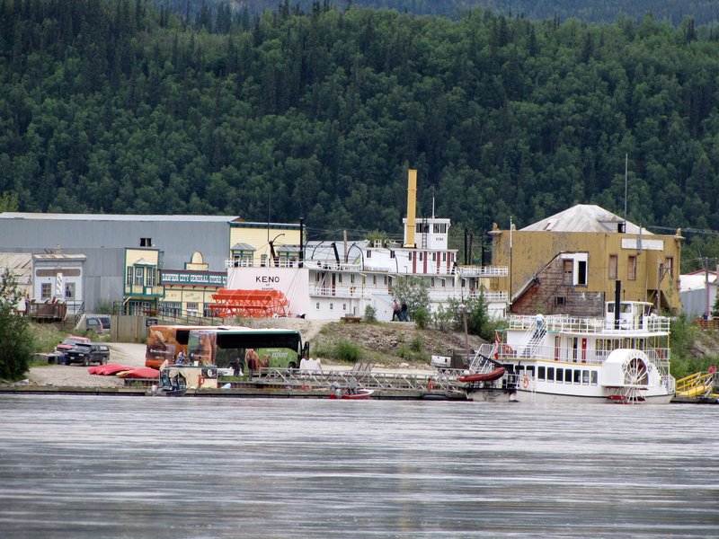 AK8 July15 Looking back at the sternwheelers from the ferry