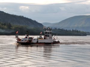 123 July18 Yukon River ferry carries, cars, large and small trucks, RVs, and walk-on passengers