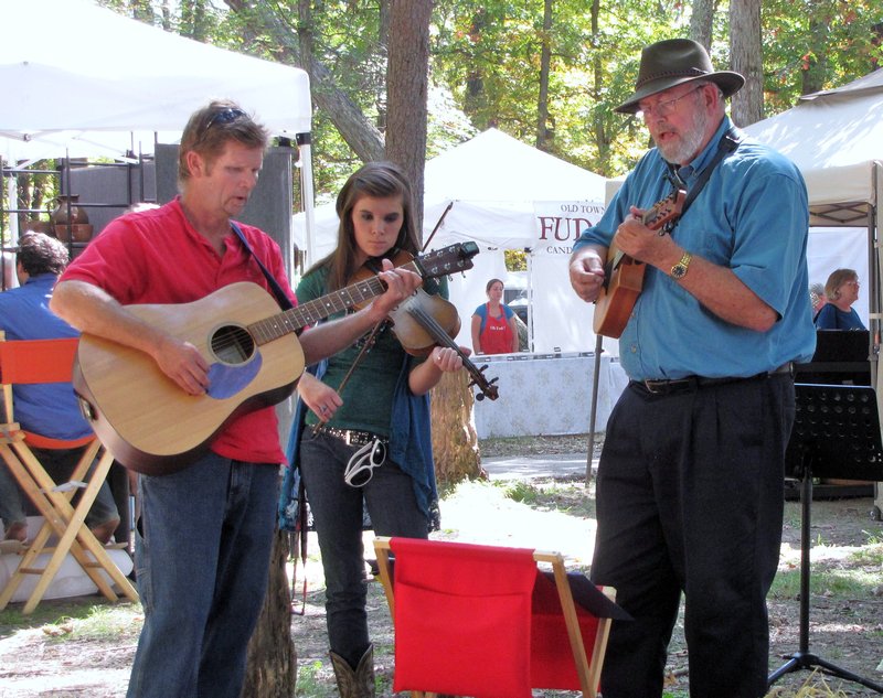Oct8 6 Gospel musicians at Kentucky Artists Guild Fair, Berea, KY | Photo