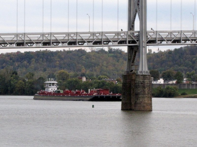 Oct9 18 Barge under Maysville bridge