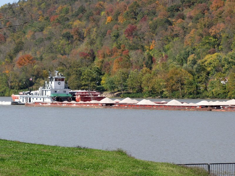 Oct10 2 Gravel barge on the Ohio River (close-up)