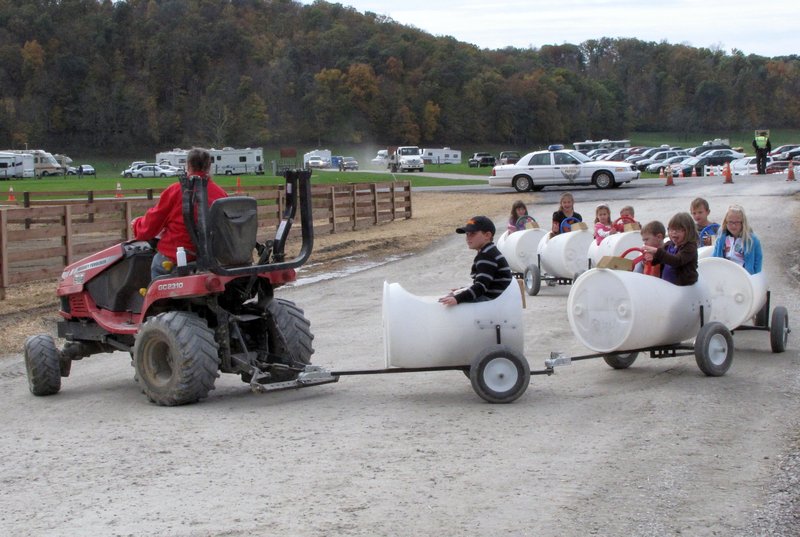 Oct16 6 Farm version of kiddie train