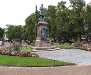 92-33 Memorial Statuary on the Norra Esplanade