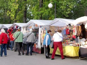 910b-4 Uglich some of 2 blocks of souvenir stalls