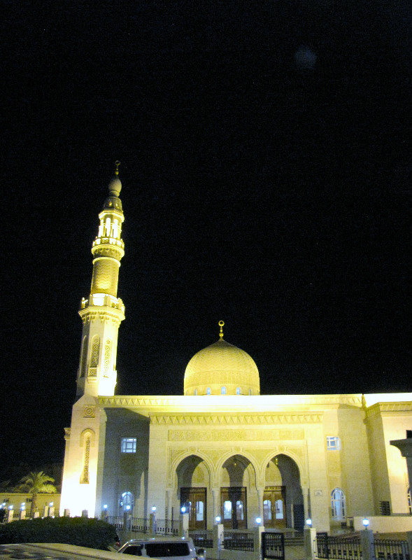 1304-264 Even mosques get into the nighttime light show