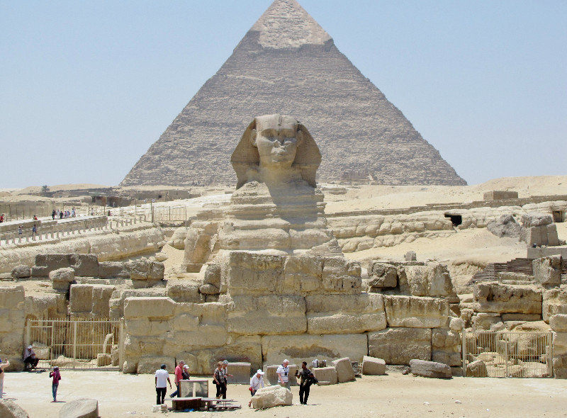 1304-398 The Sphinx with Khafre Pyramid in background