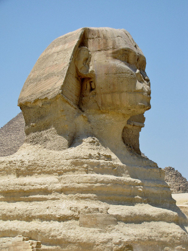 1304-400 The middle part of the Sphinx