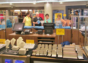 1304-297 One of the sale days in the Centrum shops