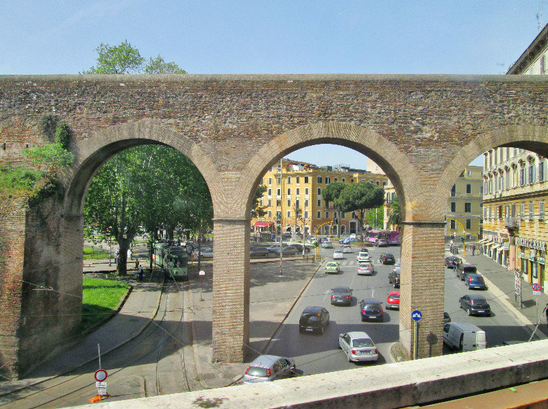 1305-18 Roman aqueduct from train between Civitavecchia and Rome