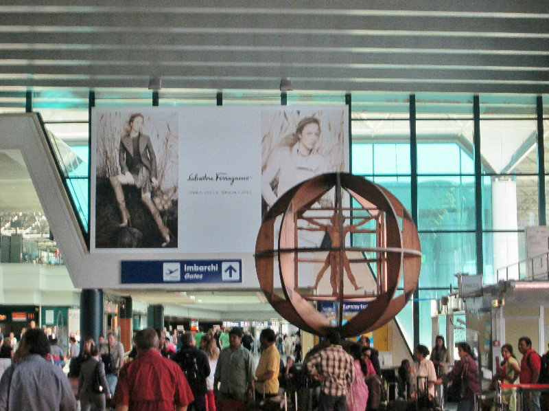 1305-20 Reminder that the Rome International airport honors Leonardo da Vinci