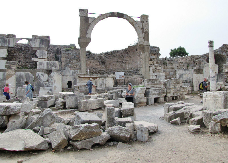 1305-91 Ephesus--Hydreim Fountain (200AD)
