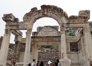 1305-100 Ephesus--Temple of Hadrian (117-136AD)