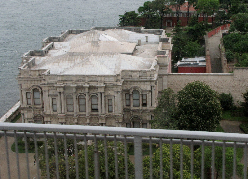 1305-313 Looking down on one of several mansions located along the water front