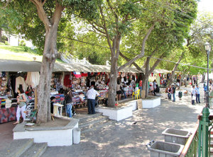 1312-27 Craft stalls at the top of Artillery Hill
