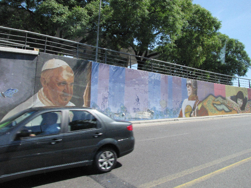 1312-322 Pope mural on an underpass